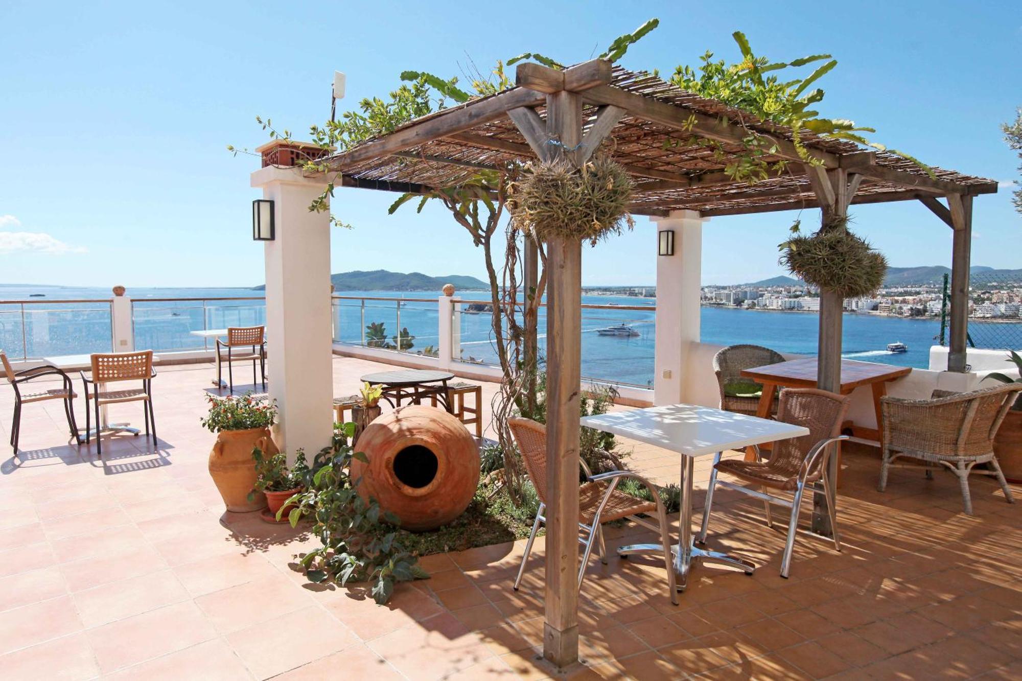 Hostal Marblau Ibiza Bagian luar foto