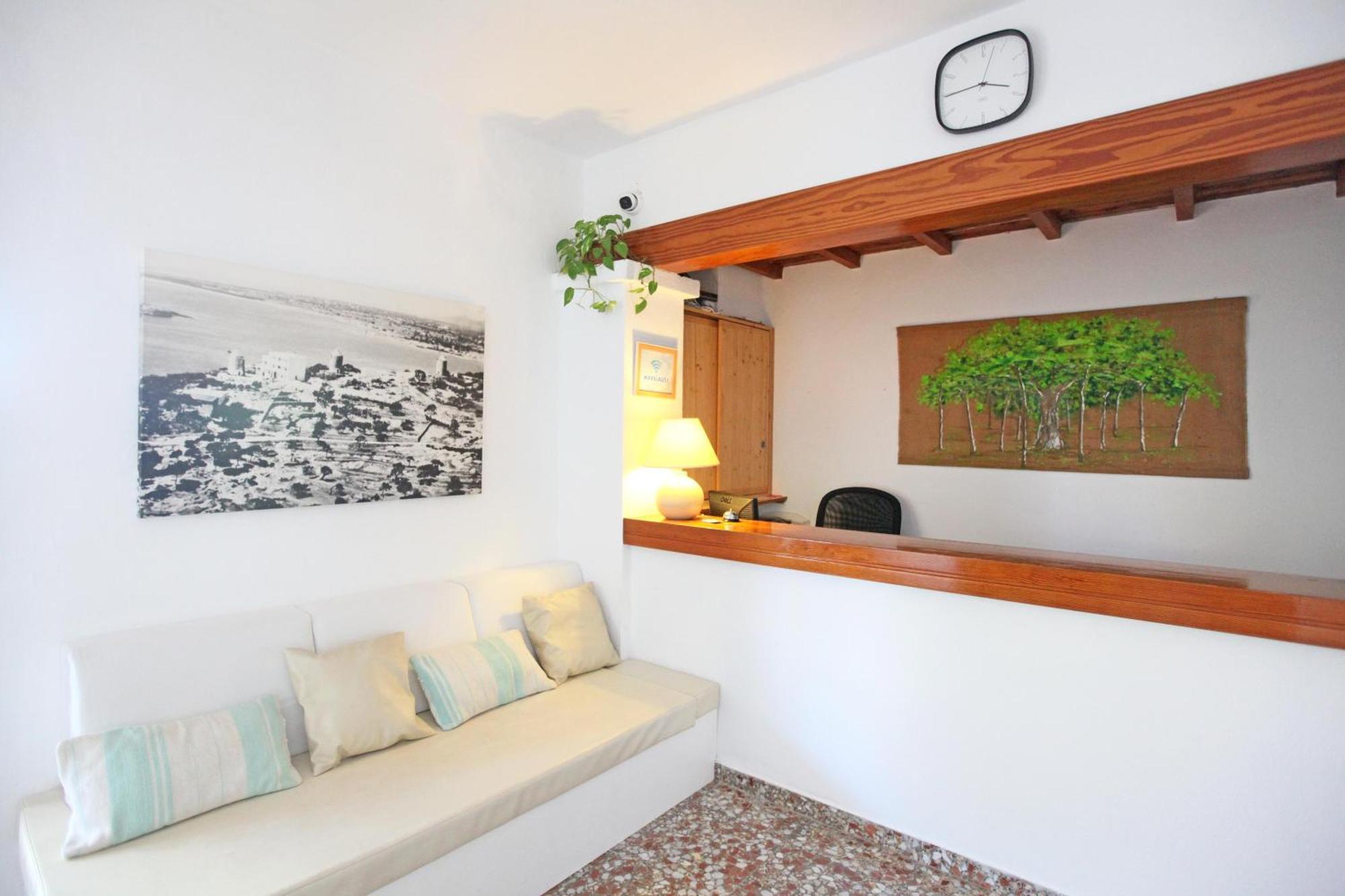 Hostal Marblau Ibiza Bagian luar foto