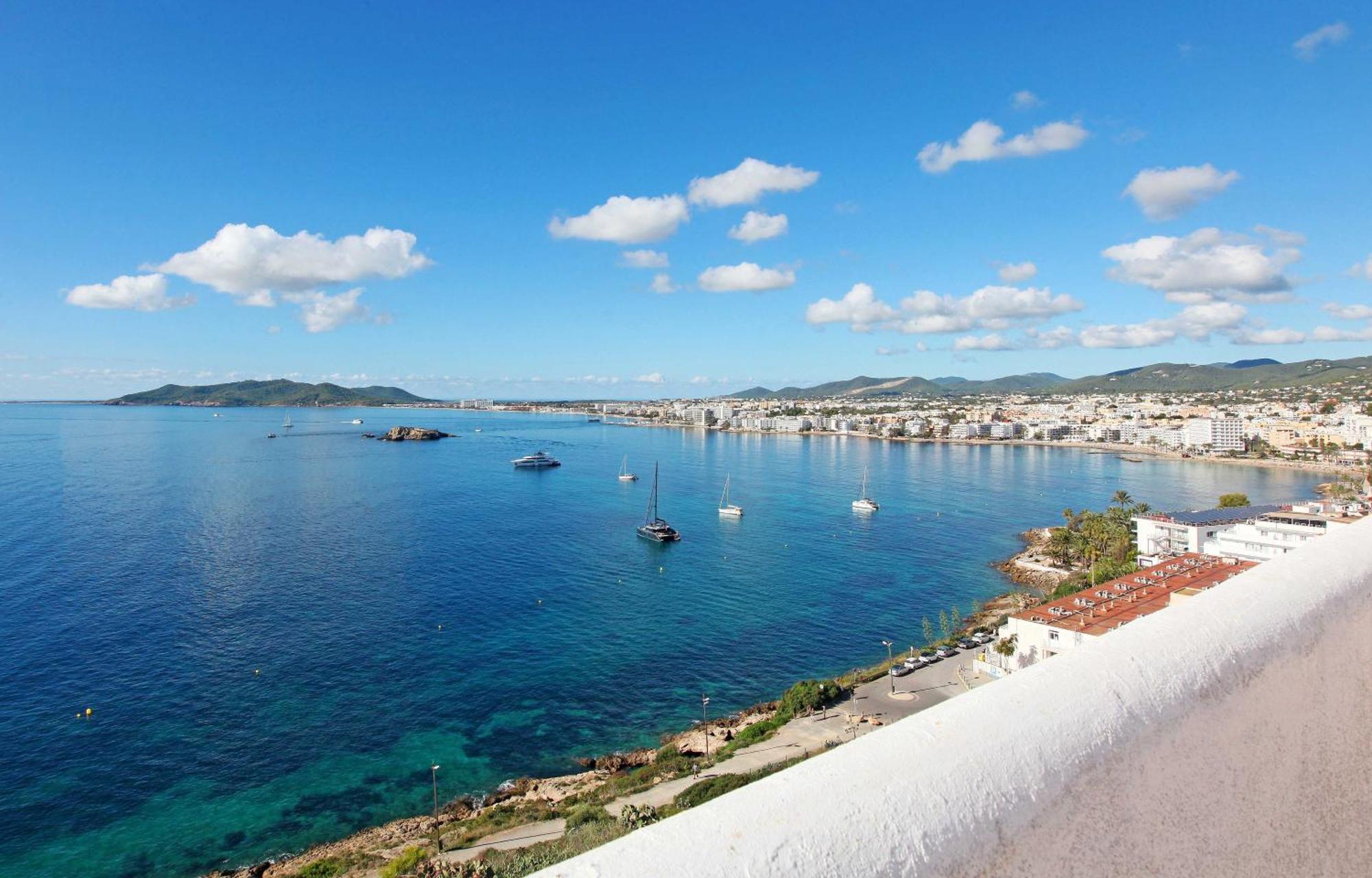 Hostal Marblau Ibiza Bagian luar foto