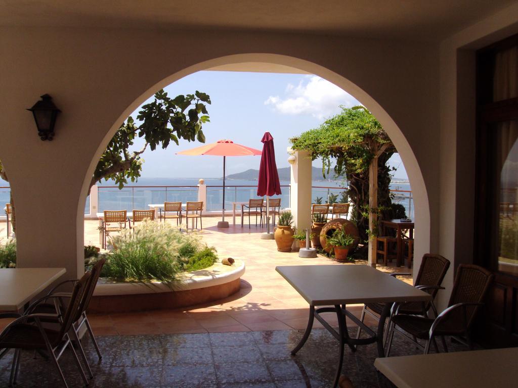 Hostal Marblau Ibiza Bagian luar foto